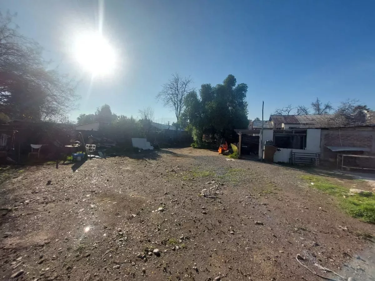 Casa Con Gran Terreno, Ideal Para Inversión. - Imagen 1